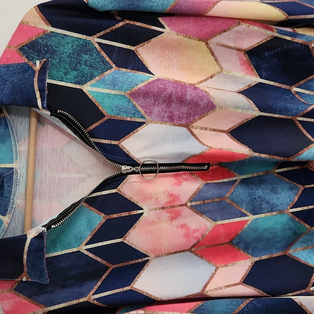 Colorful Print Top - Picture 2 of 5